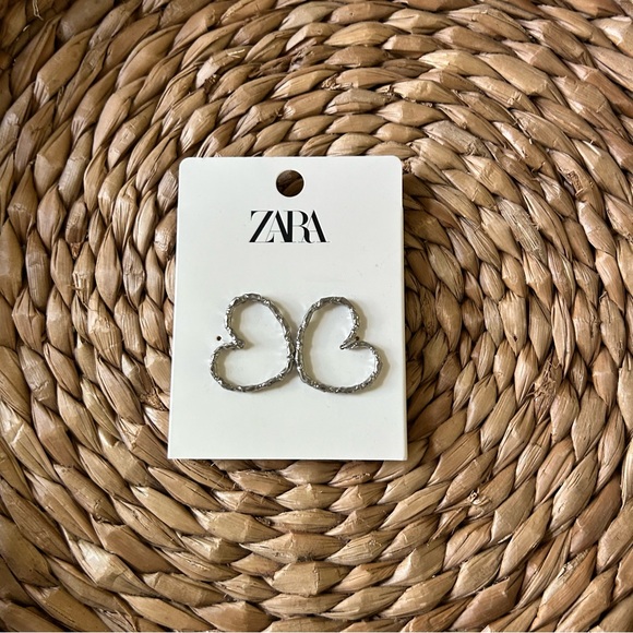 NWT Zara Silver Color Heart Earrings - Picture 7 of 8
